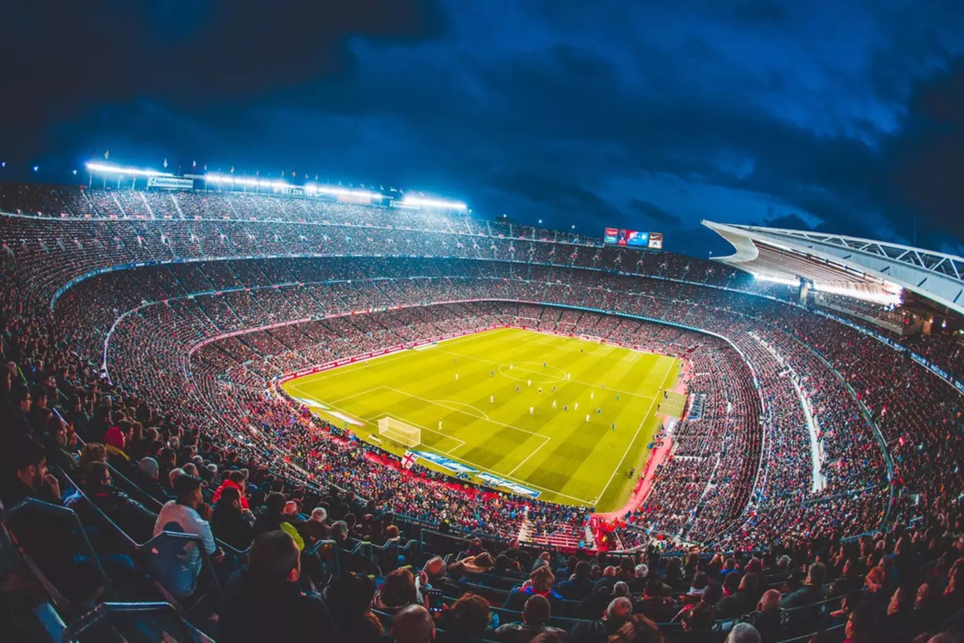 Камп ноу поле. Стадион Camp nou. Стадион Камп ноу в Барселоне. Футбольное поле Камп ноу. Футбольное поле стадиона Камп ноу.