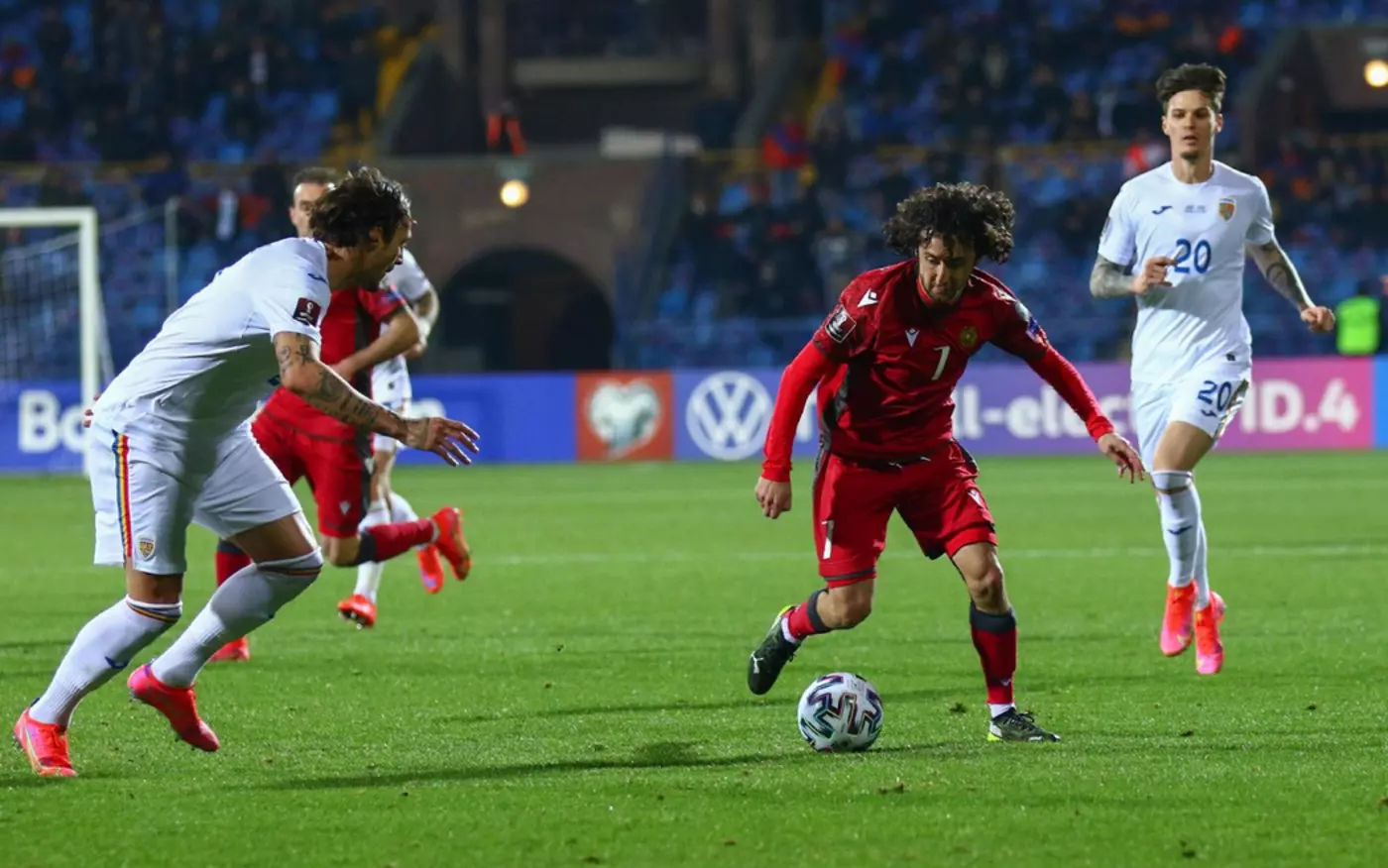 Romania football. Хорен Байрамян сборная Армения. Баграмян Хорен сборная. Хорен Байрамян 2022. Хорен Байрамян футболист 2022.