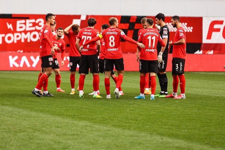 Moscow football. Команда Химки футбол. Испанские футбольные клубы. Тренер ФК Химки. ФК Кремонезе форма 2022.